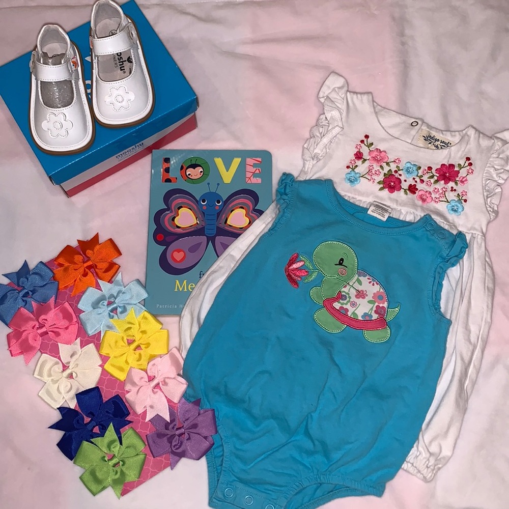 Girl Bundle - Shoes, Book, 10 Bows, 2 Bubbles